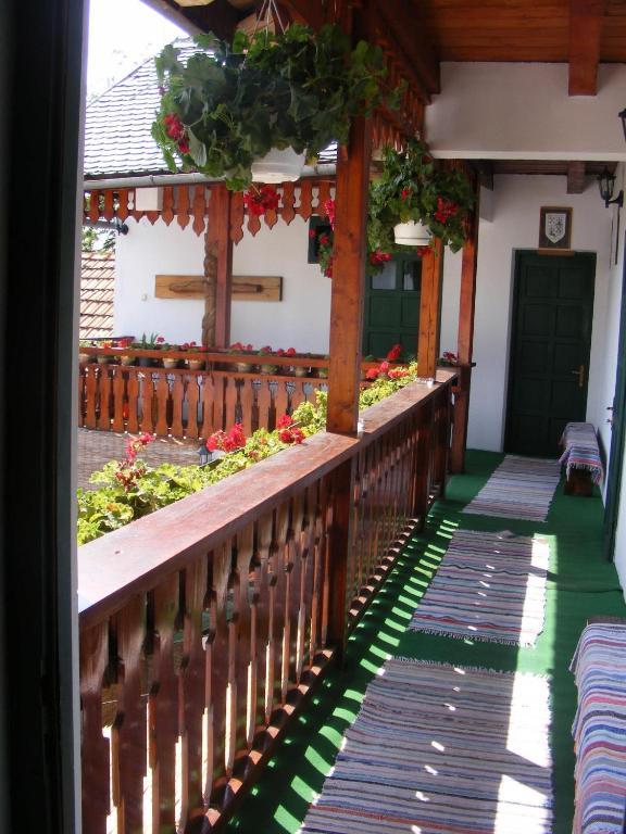 Gobe Csarda Hotel Oradea Exterior photo