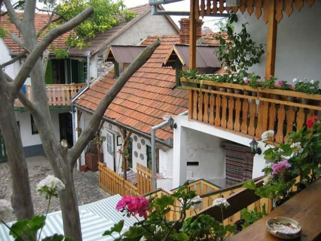 Gobe Csarda Hotel Oradea Exterior photo